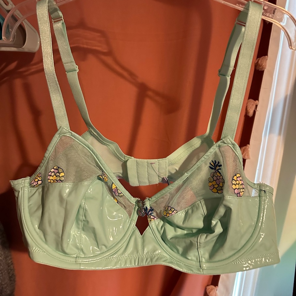 NWOT Savage x Fenty Bra